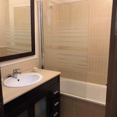 Apartamento Urbanizacion De Lujo En Primera Linea De Playa Isla Canela